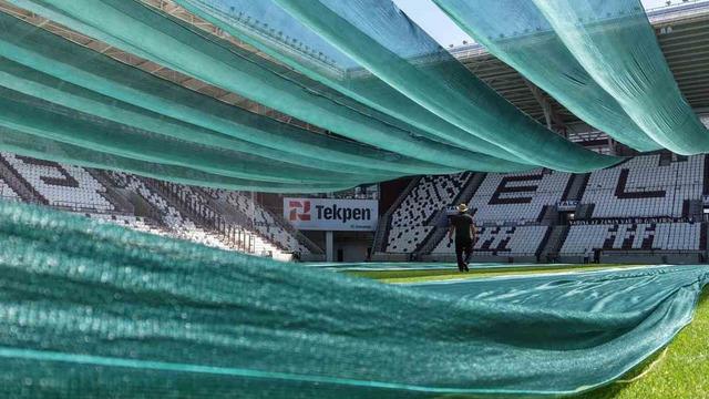 Elazığ'da Yaz Sıcaklarında Statlardaki Çimlerin Korunması için Yeni Önlemler