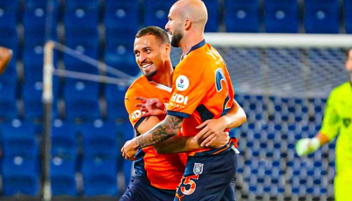 RAMS Başakşehir 90. dakikada attığı golle kazandı!Medipol Başakşehir