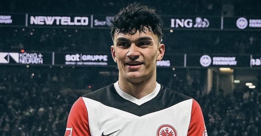 Eintracht Frankfurt ulusal futbolcu Can Uzun ile güldü!