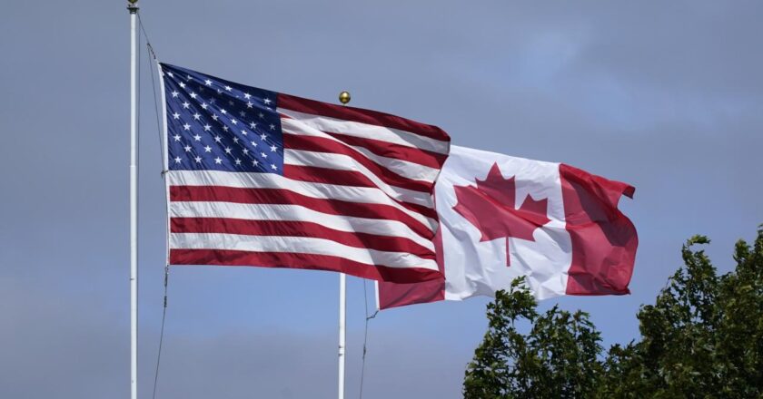 Trump’ın diğer gümrük görevlerinden sonra, Toronto’da ABD’nin milli marşı ıslık çaldı