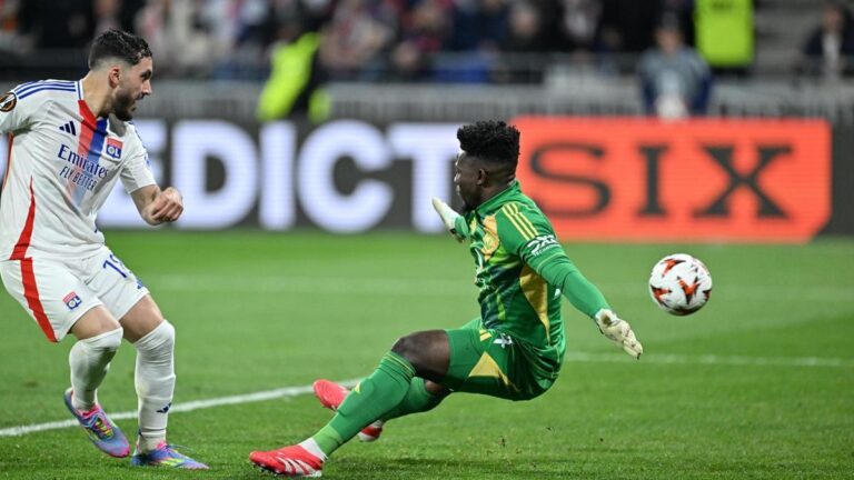 Manchester United kalecisi Andre Allana, takımını hedefleriyle yaktı.