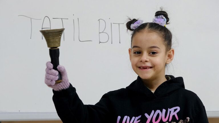 Aradan sonraki ilk ders yarın zili oynayacak