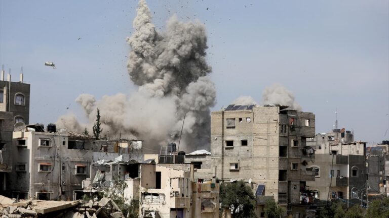 3 Filistinliler, İsrail’in kalenin mülteci kampına yönelik saldırısında hayatını kaybetti