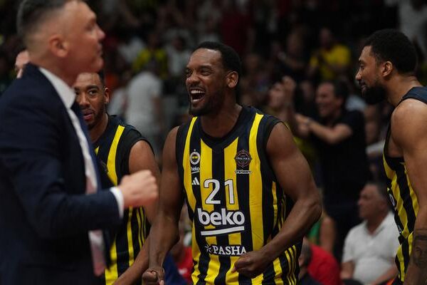 Son Dakika: Fenerbahce Beko, Panathinaikos’u yenerek EuroLeague’de finallere ulaştı