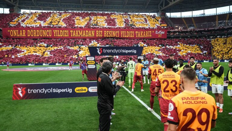 Bakakşaşhir, şampiyon Galatasaray’ı alkışladı – Son Dakika Spor Haberleri