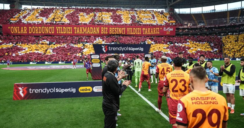 Bakakşaşhir, şampiyon Galatasaray’ı alkışladı – Son Dakika Spor Haberleri