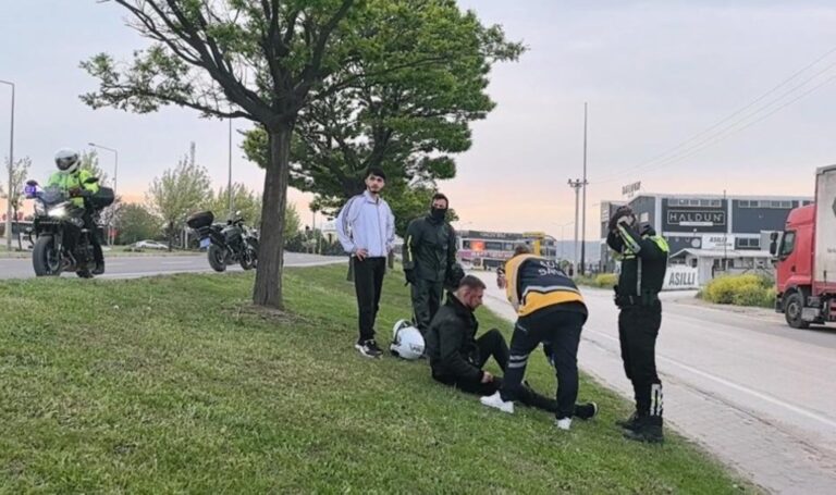 Polis kaçtı, kaza yaptı: Nitelikli Değil – Torrkiye Laggio Haberleri