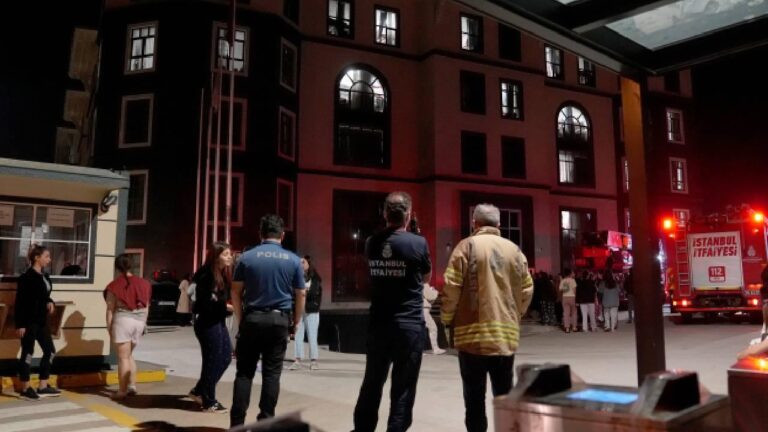 Tuzla’daki kızların yurtındaki yangın nedeniyle öğrenciler tahliye edildi