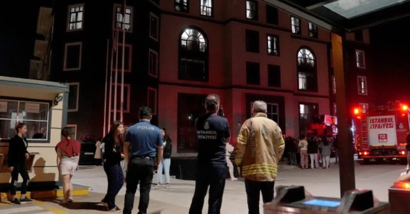 Tuzla’daki kızların yurtındaki yangın nedeniyle öğrenciler tahliye edildi