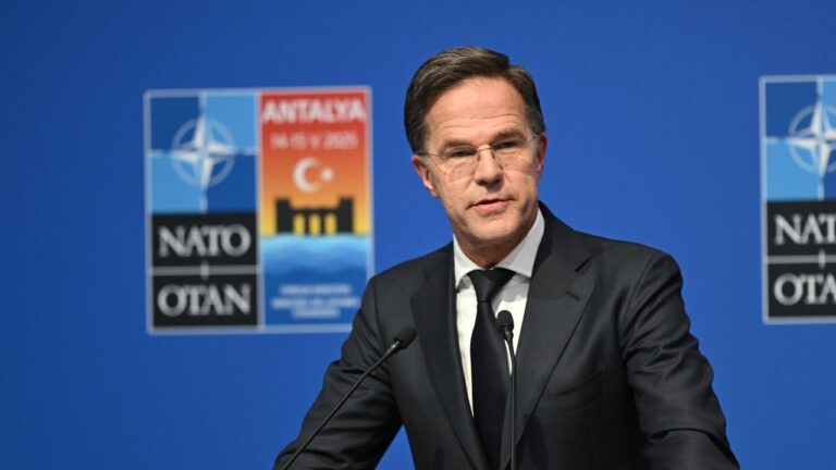 Rutte: AB ülkeleri Türkiye gibi NATO müttefikleriyle işbirliği yapmalı