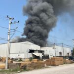 Kocaeli’de fabrika ateşi