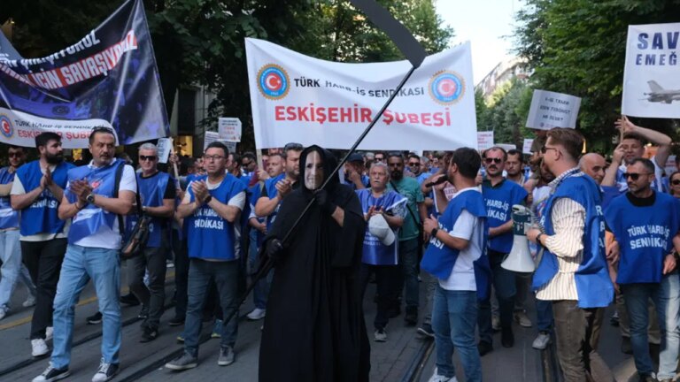Bakan Mehmet Şimşek “Azrail” oldu: Eskişehir’de kamu işçileri tarafından önerilen kamu işçilerinin protestosu “yükseltiyor” – Breaking Life News News