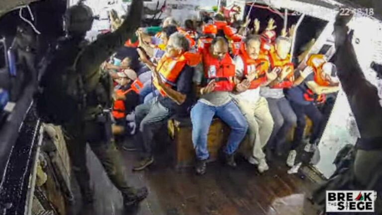 Hanzala gemisi tarafından tutulan aktivistler açlık grevi yapıyor