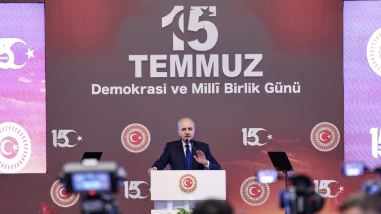 “Kimsenin tekrar darbe yapmaya çalışmaması için böyle bir anayasa yapalım”