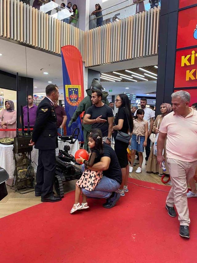 Gendarmerie 30 Ağustos'ta tanıtıldı