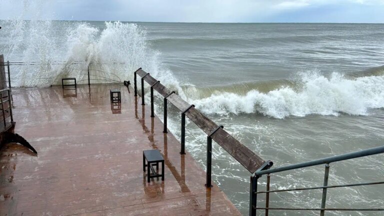 Ordu’da Güçlü Rüzgar … Dalga boyu 5 metreye ulaştı – Torrkiye Haberleri UGU