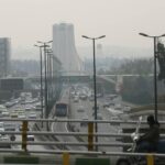 İran’ın 18 ilinde hava kirliliği ve grip salgını nedeniyle eğitim uzaktan veriliyor