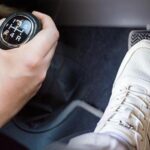 Manuel Vites Kullananlar Dikkat! Debriyajda Bekletmek Motoru Zarar Veriyor