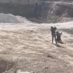 Okul inşaatında çocuk işçiye şiddet! Görüntüler büyük tepki topladı.