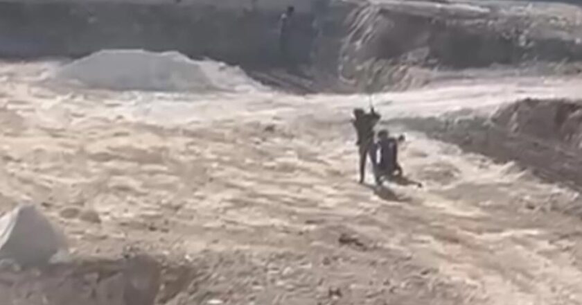 Okul inşaatında çocuk işçiye şiddet! Görüntüler büyük tepki topladı.