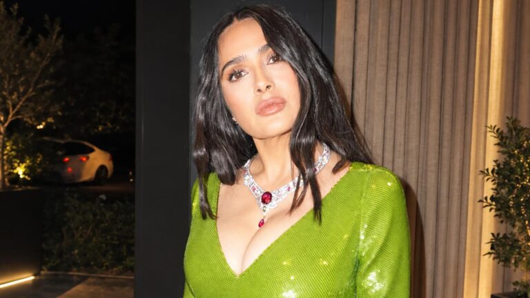 Salma Hayek kaç yaşında? Fit kalma sırrı…